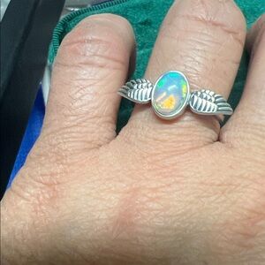 Elegant Silver Opal Ring s925